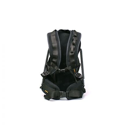 Easyrig 3 mit Cine-Weste über beide Schultern