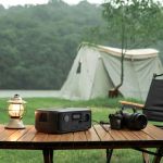 EcoFlow RIVER 3 beim Tragbar, angeschlossen an Solarpanel