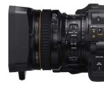 Sony PXW-Z300 auf Schulterrig montiert mit Live-Streaming über 5G-Modul