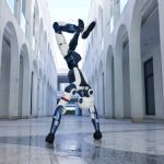 Unitree R1 EDU-U5 humanoider Roboter mit Controller zur manuellen Steuerung