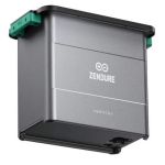 Zendure AB2000X Erweiterungsbatterie aus unterer Perspektive mit sichtbarem Anschlussbereich und kompaktem Metallgehäuse